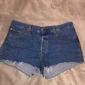Levi’s 501 DENIM shorts.